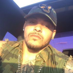 Meet your Posher, Damon